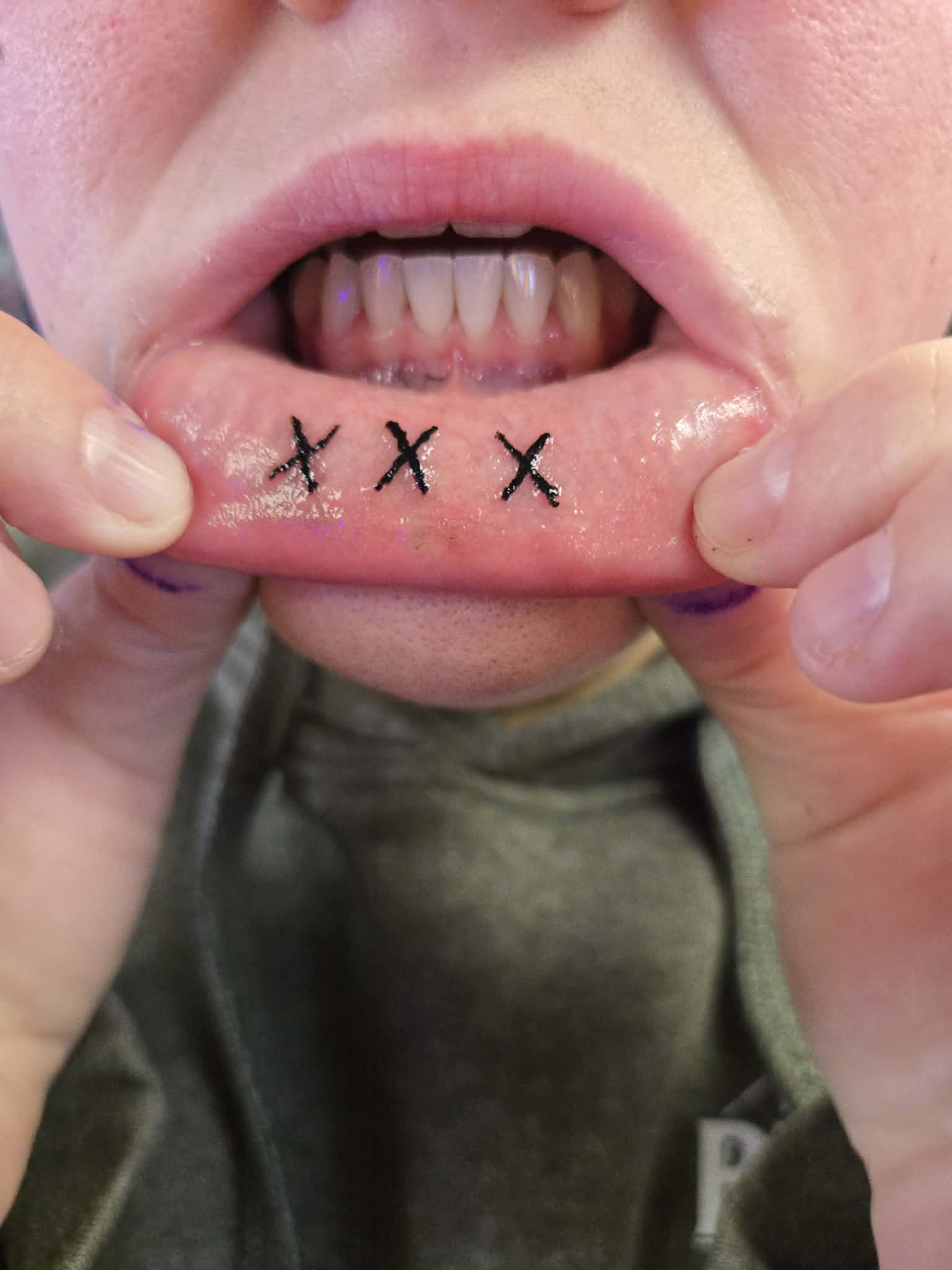 Lips tattoo